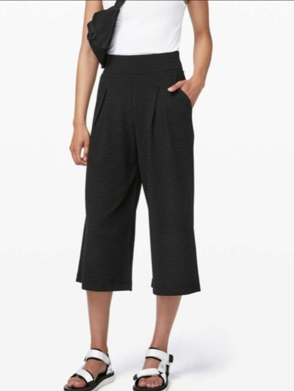Lululemon Can You Feel The Pleat Crop Black Size 6